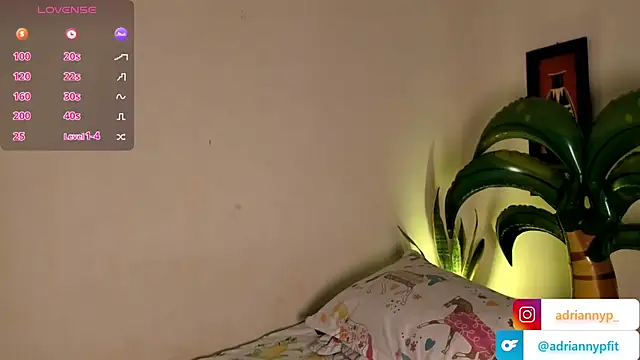 adriannyp 1 online show from April 14, 4:07 am