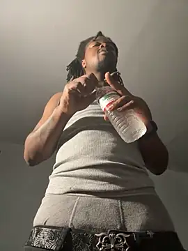 SluttyLyfe4L online show from April 4, 8:06 pm