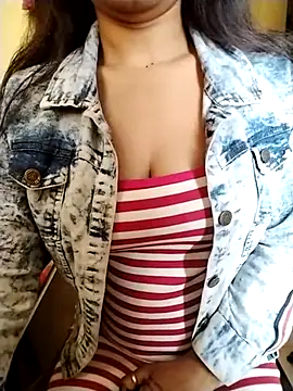 Snapshot of Sweetlovve@xh chatting on February 7, 4:48 am Sweetlovvexh online show from February 7, 4:48 am