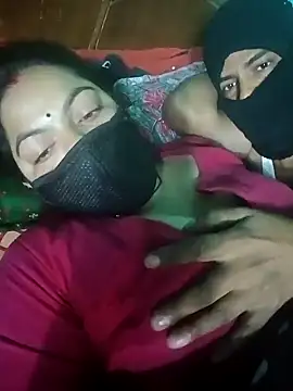 Snapshot of Lustyful_Couple chatting on January 22, 11:53 pm Lustyful Couple online show from January 22, 11:53 pm