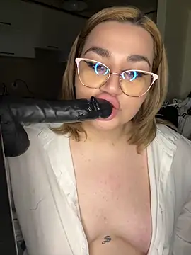 Leya  Droit online show from February 22, 3:47 pm