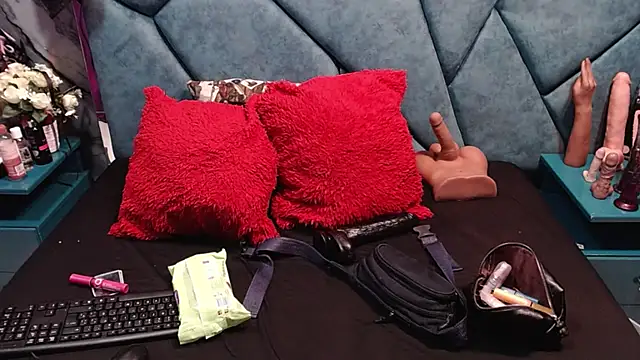 Luciana Ass online show from November 24, 8:30 pm