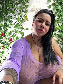 Snapshot of alicia_squirt_big chatting on March 15, 5:41 am alicia squirt big online show from March 15, 5:41 am