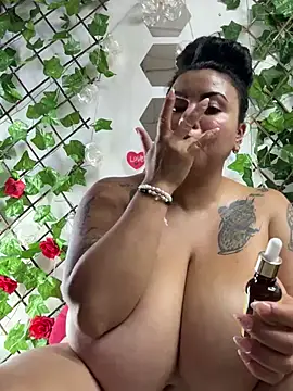 Snapshot of alicia_squirt_big chatting on March 15, 8:48 am alicia squirt big online show from March 15, 8:48 am