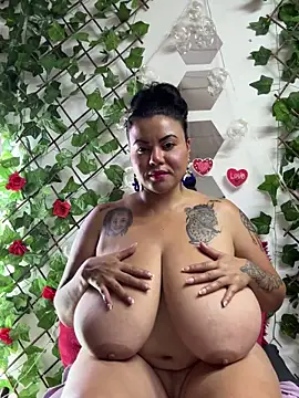 Snapshot of alicia_squirt_big chatting on March 22, 7:47 am alicia squirt big online show from March 22, 7:47 am