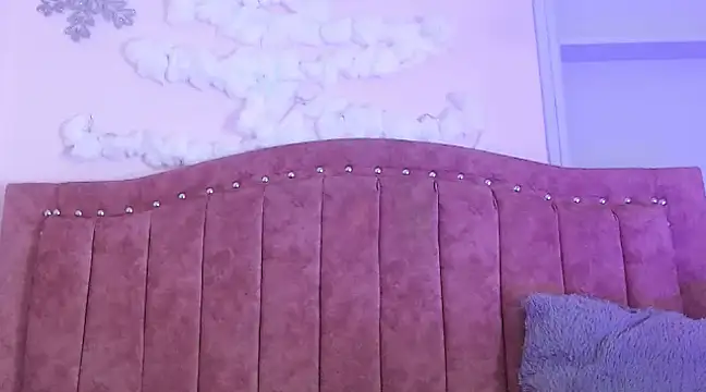 Snapshot of SarahStones chatting on January 21, 5:05 am SarahStones online show from January 21, 5:05 am