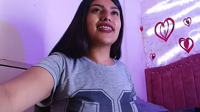 Snapshot of SarahStones chatting on February 21, 11:22 am SarahStones online show from February 21, 11:22 am