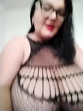 Snapshot of Madisonpalacio chatting on May 4, 6:04 pm Madisonpalacio online show from May 4, 6:04 pm