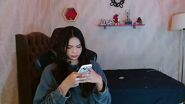 andy bell x online show from September 26, 5:22 am