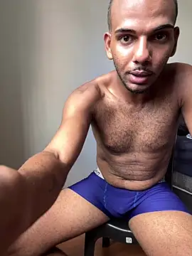 Snapshot of noahmarins chatting on March 28, 4:17 pm noahmarins online show from March 28, 4:17 pm