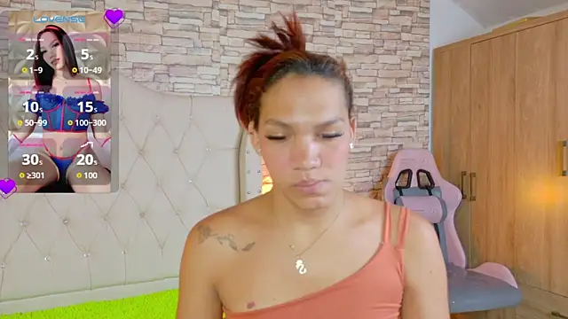Sara-Smith- online show from May 27, 11:29 am