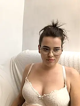 Baby Nicoll online show from March 3, 7:20 pm