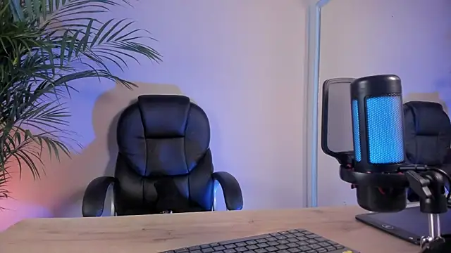 zoe roux21 online show from February 13, 3:02 am