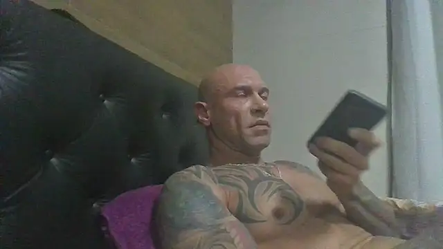 Snapshot of Arc8njoblack chatting on July 3, 3:35 am Arc8njoblack online show from July 3, 3:35 am
