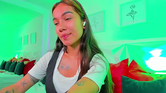 scarlet castro online show from March 17, 5:05 pm