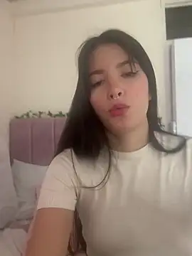 Snapshot of annaharper- chatting on December 15, 10:07 am annaharper- online show from December 15, 10:07 am