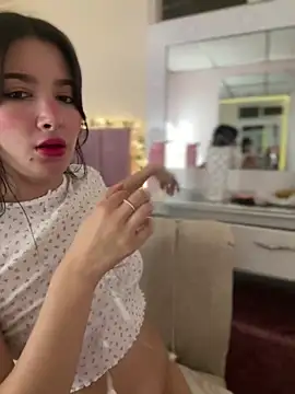 Snapshot of annaharper- chatting on February 2, 7:20 am annaharper- online show from February 2, 7:20 am