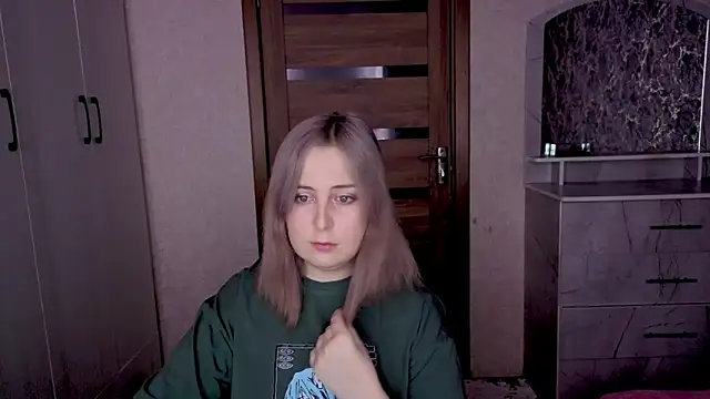 Snapshot of Kristy-Max chatting on February 4, 9:09 pm Kristy-Max online show from February 4, 9:09 pm