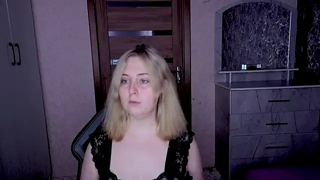 Snapshot of Kristy-Max chatting on February 20, 7:36 pm Kristy-Max online show from February 20, 7:36 pm