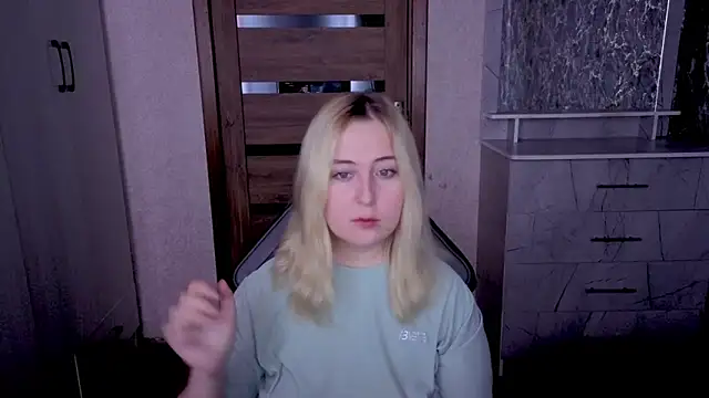 Kristy-Max online show from May 14, 8:26 pm