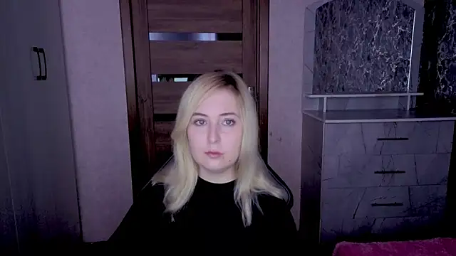 Kristy-Max online show from May 22, 9:31 pm