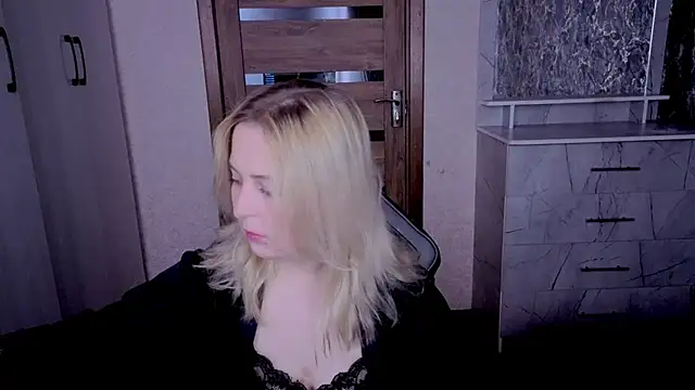 Kristy-Max online show from May 23, 9:19 pm