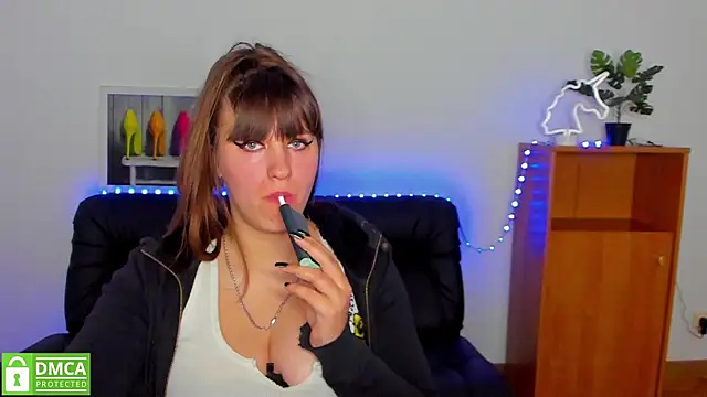 Snapshot of Amali_Ivanna_smit chatting on February 27, 3:37 pm Amali Ivanna smit online show from February 27, 3:37 pm