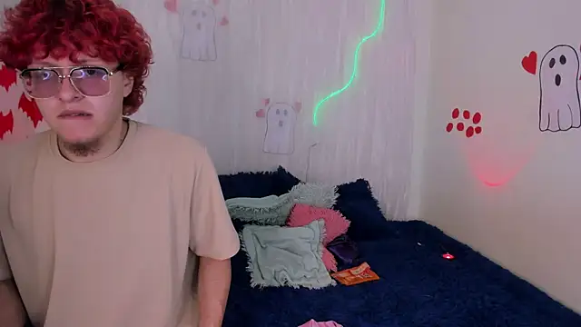 Snapshot of CelesteXCute chatting on November 27, 1:57 pm CelesteXCute online show from November 27, 1:57 pm