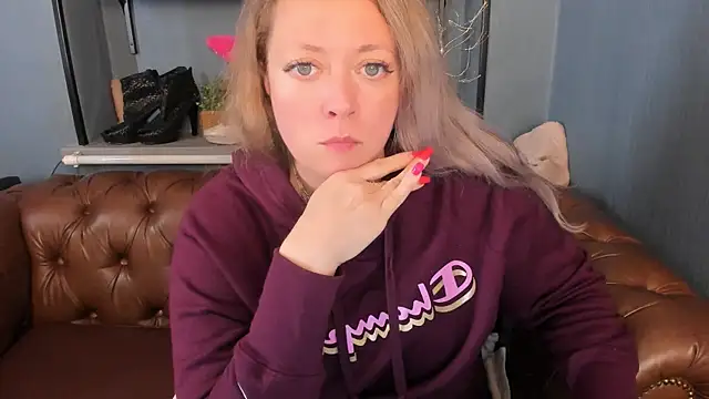 JesiaFoxi online show from June 24, 5:34 pm