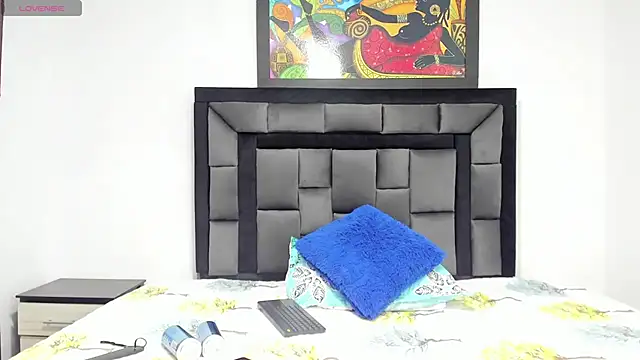 tatiana valencia online show from January 21, 1:00 pm