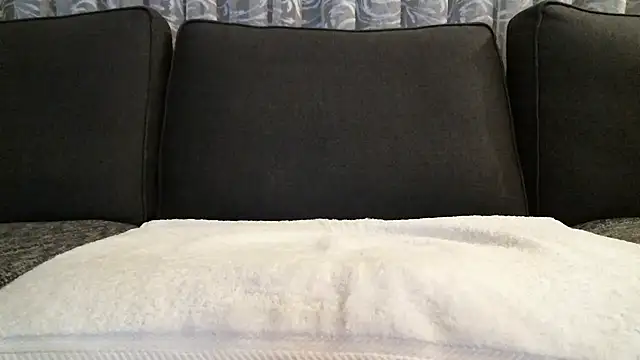 Snapshot of 77_No_Name_77 chatting on February 10, 2:04 am 77 No Name 77 online show from February 10, 2:04 am