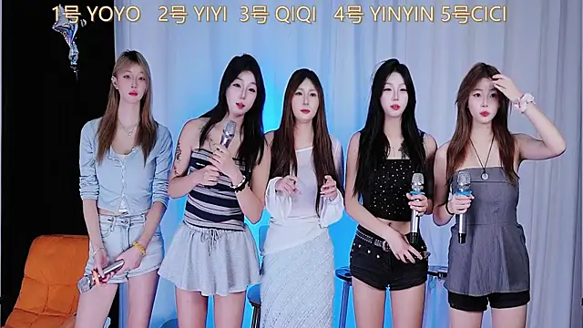 Snapshot of love_18_ chatting on September 17, 9:11 am love 18 online show from September 17, 9:11 am