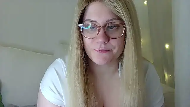 Snapshot of miramore chatting on December 1, 6:30 pm miramore online show from December 1, 6:30 pm