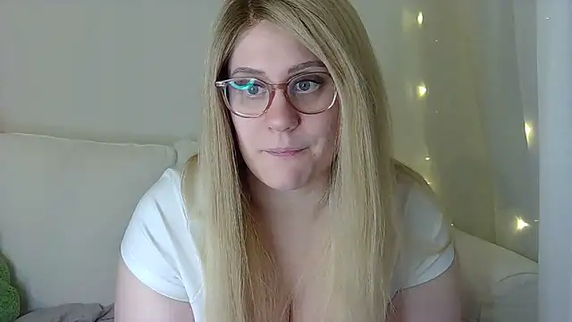 Snapshot of miramore chatting on December 3, 6:38 pm miramore online show from December 3, 6:38 pm