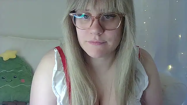 Snapshot of miramore chatting on December 8, 3:24 pm miramore online show from December 8, 3:24 pm