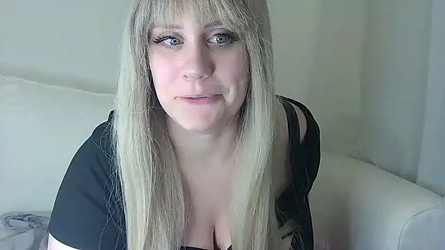 Snapshot of miramore chatting on January 17, 10:01 pm miramore online show from January 17, 10:01 pm