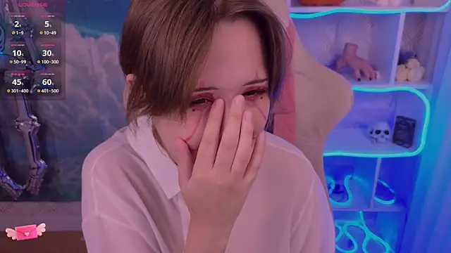 Mary uw online show from October 31, 3:07 am