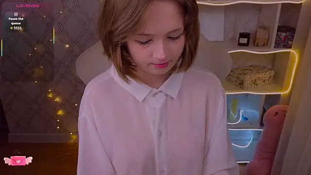 Snapshot of Mary_uw chatting on January 18, 2:37 am Mary uw online show from January 18, 2:37 am