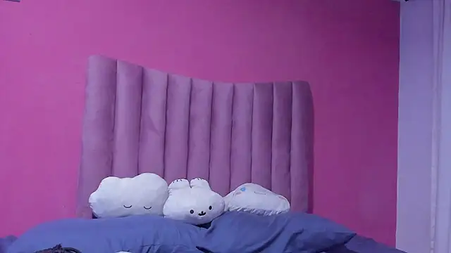 Snapshot of JustiinJazmin chatting on December 20, 1:36 am JustiinJazmin online show from December 20, 1:36 am