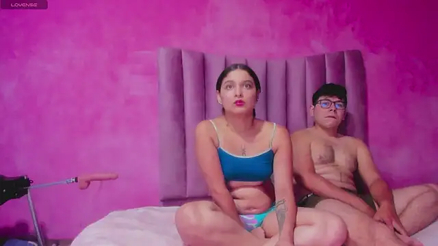 Snapshot of JustiinJazmin chatting on November 24, 11:37 pm JustiinJazmin online show from November 24, 11:37 pm