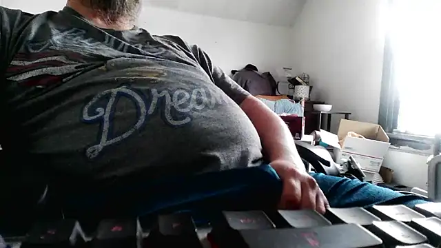 Snapshot of slickwill123 chatting on March 22, 5:05 pm slickwill123 online show from March 22, 5:05 pm