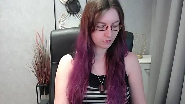 emmaxDelight online show from January 23, 10:11 am