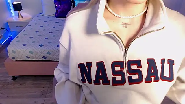 zoe jones13 online show from February 20, 3:36 am