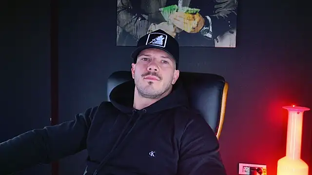 AngeloEric online show from December 16, 4:49 pm