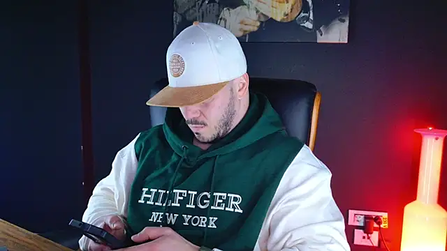 AngeloEric online show from January 4, 3:39 pm