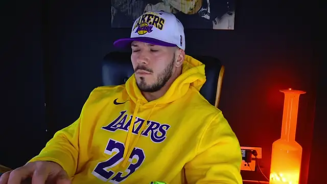 AngeloEric online show from February 3, 10:58 am