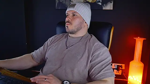 AngeloEric online show from February 13, 10:34 am