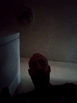 Snapshot of armdy371 chatting on March 21, 1:10 am armdy371 online show from March 21, 1:10 am