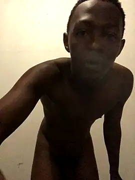 Snapshot of thekidrose chatting on November 25, 5:40 am thekidrose online show from November 25, 5:40 am