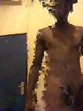 Snapshot of thekidrose chatting on March 3, 8:15 pm thekidrose online show from March 3, 8:15 pm